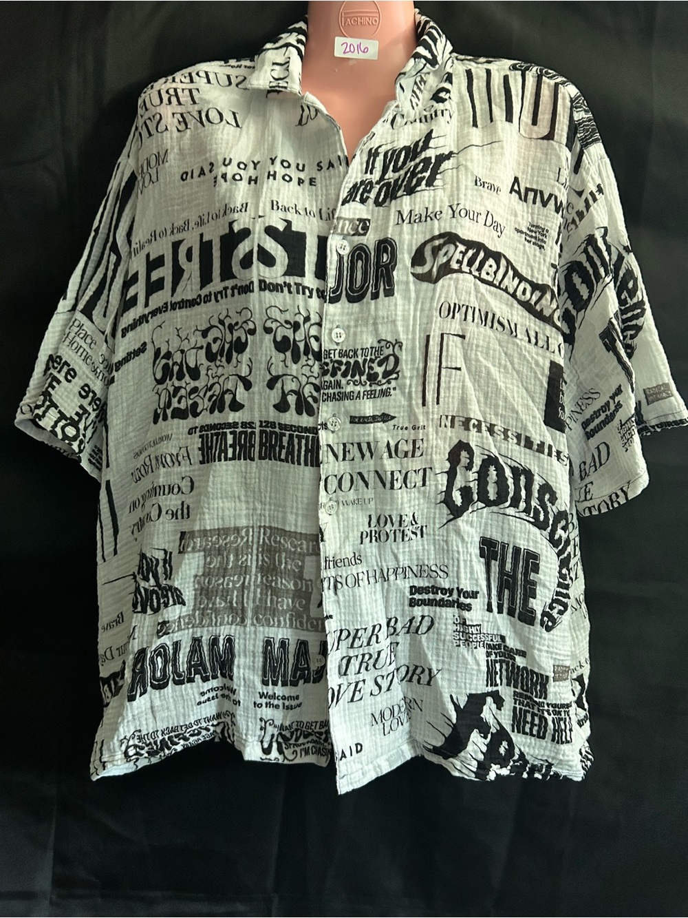 Unbreak It Black & White Graphic Print Short-Sleeve Button-Up Shirt SM